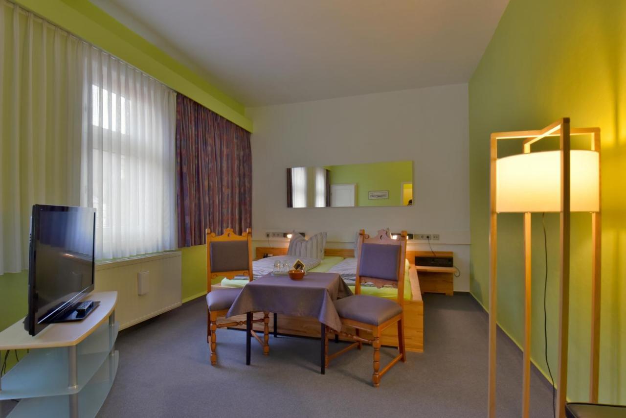 Hotel Goldene Sonne Arnstadt Exterior photo